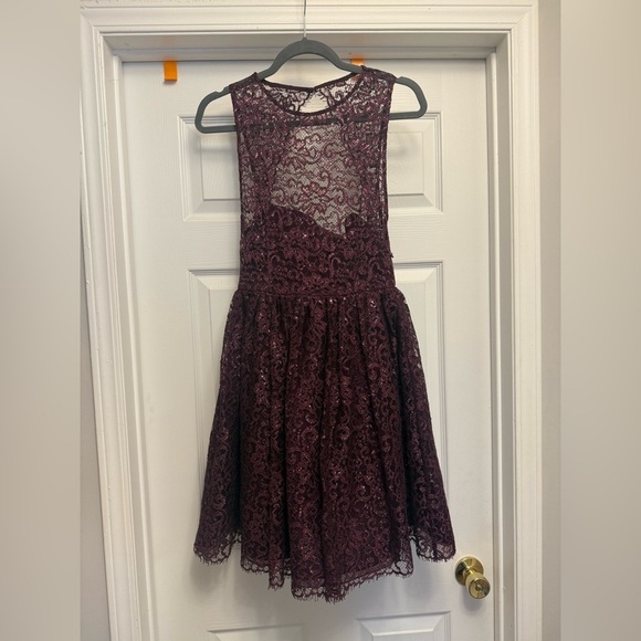 Alice + Olivia ophelia Plum lace fit & flare dress Corset size 4 NWT - Picture 7 of 7